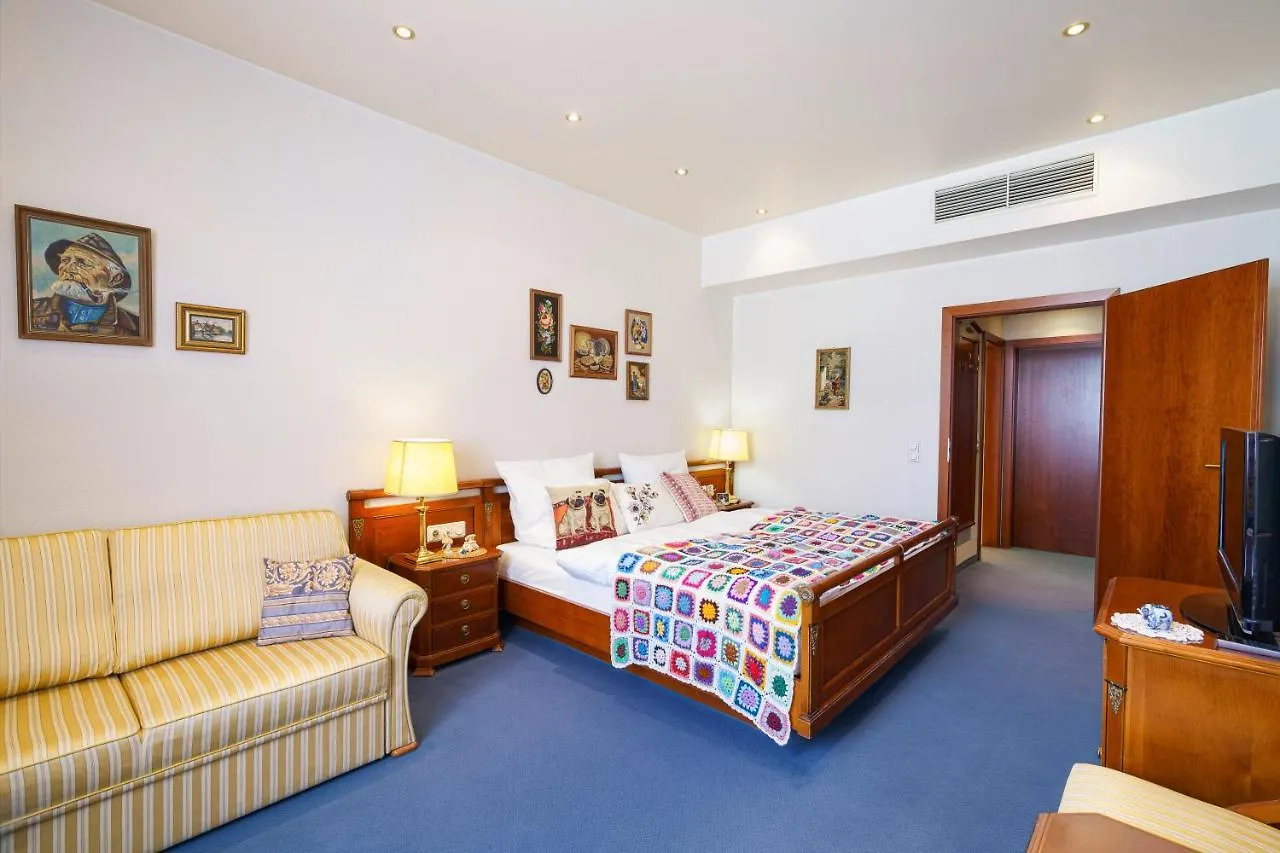 Tante Alma'S Koelner Hotel Cologne
